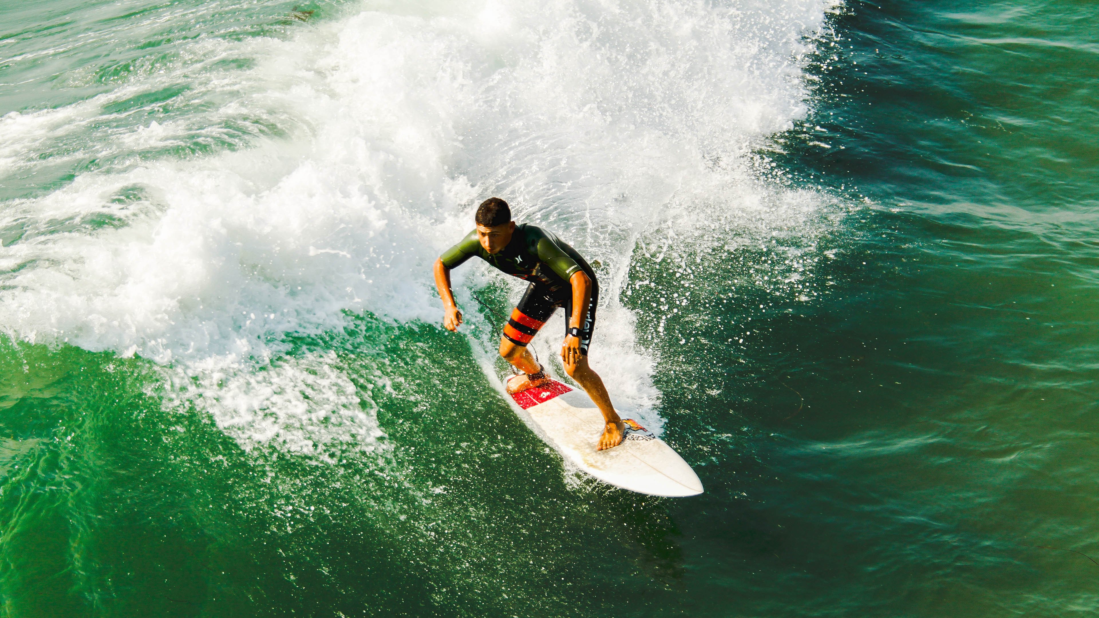 大陆杯资格赛出现黑马球队挑战传统强队,大陆联赛足球