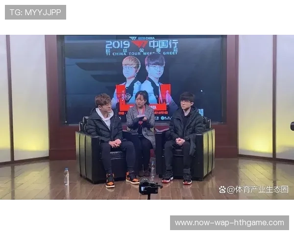 打电竞的女生被问的奇葩问题，采访女孩子玩电竞